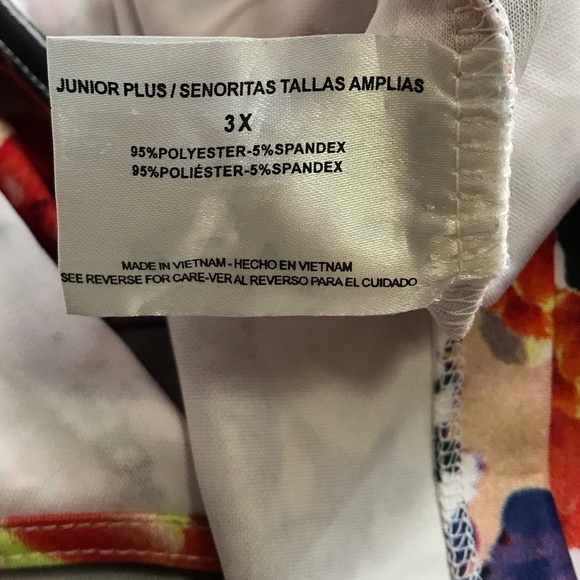 🦋 Floral Multicolored Top - Picture 10 of 10